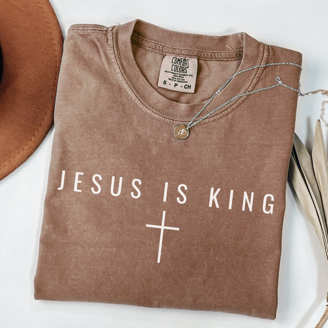 Jesus is King graphic t-shirt in espresso